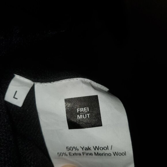 FREI-MUT Black Hyde Turtleneck - Picture 4 of 8